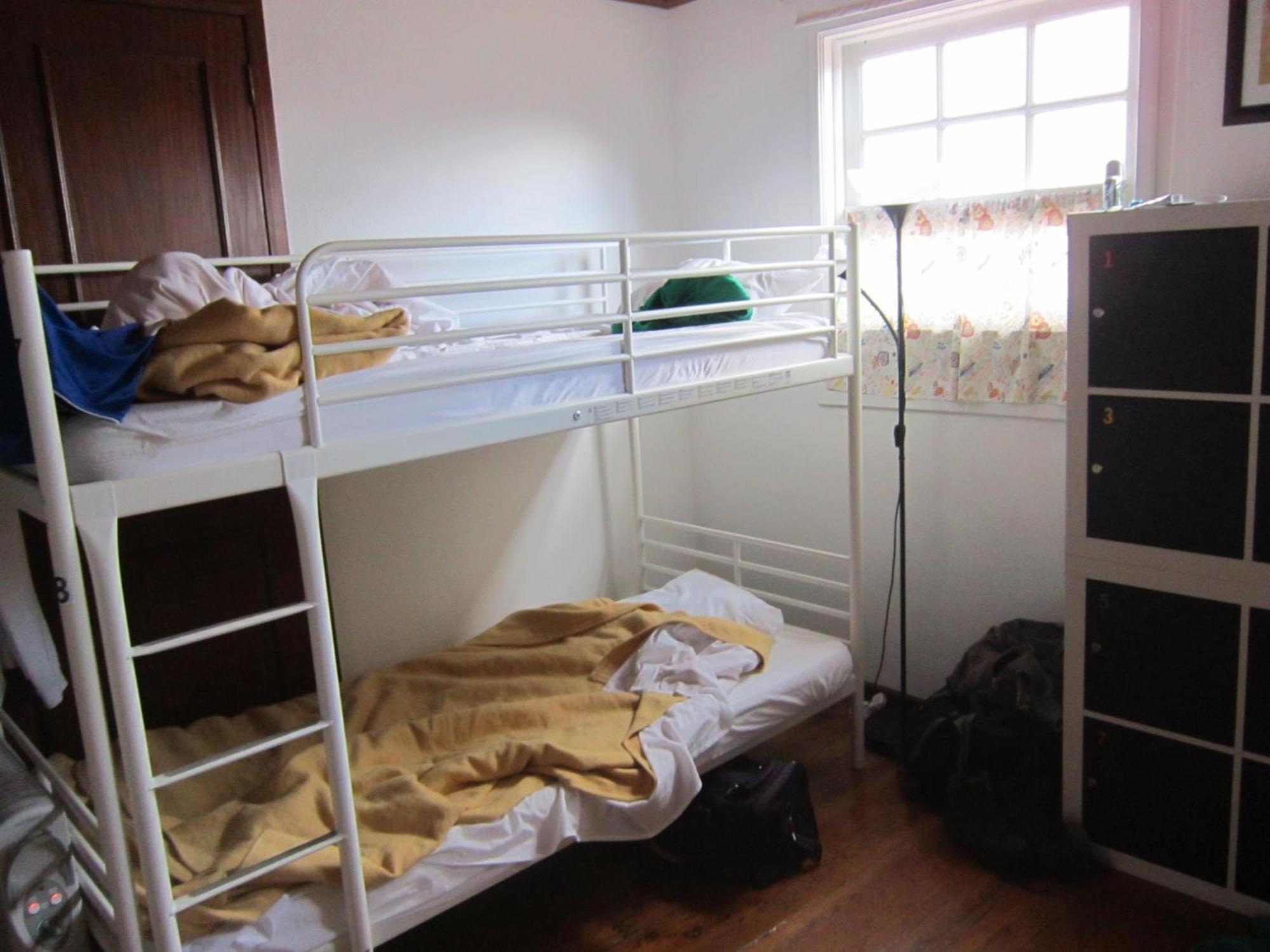 Hostel Prime Гімарайнш Екстер'єр фото