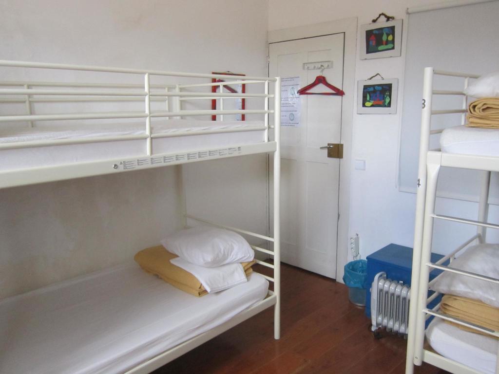 Hostel Prime Гімарайнш Екстер'єр фото