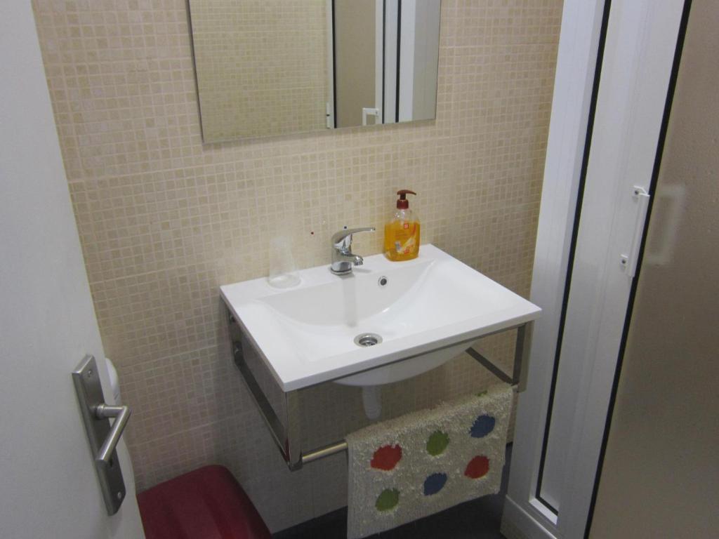 Hostel Prime Гімарайнш Номер фото